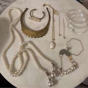 Elegant Pearl and Gold Jewelry Set with Vintage Brass Choker (70s or 80s)